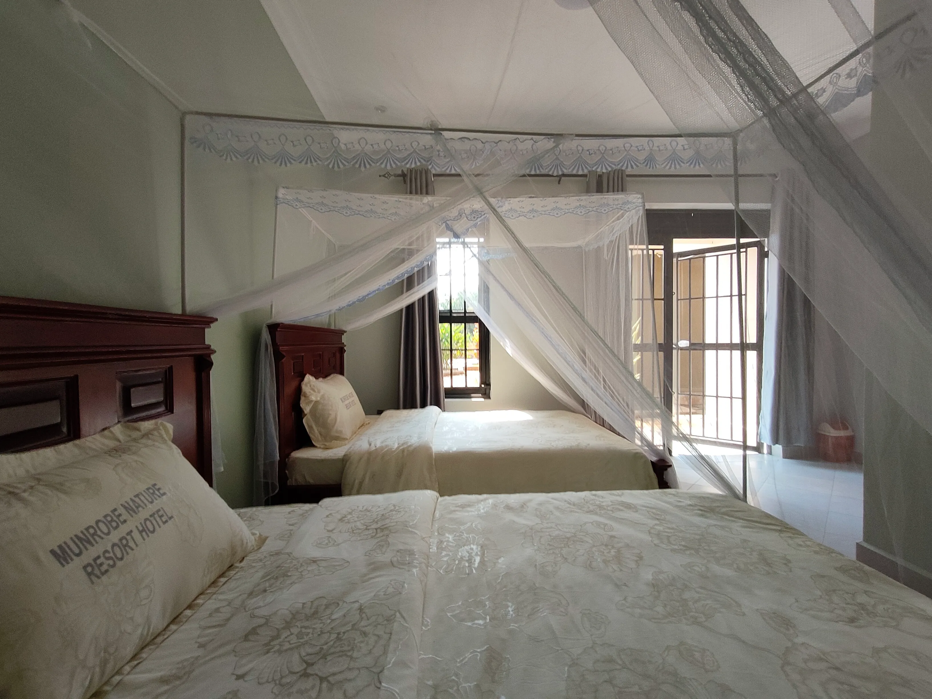 Garden-view room